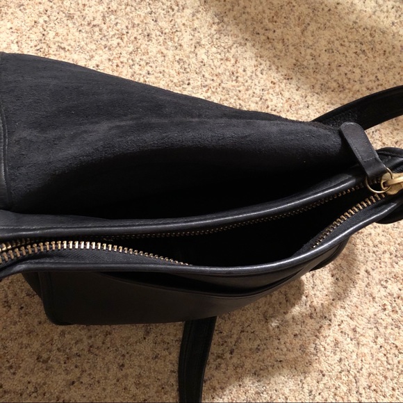 SOLD Black Coach Leather Crossbody Handbag EUC - Picture 5 of 8
